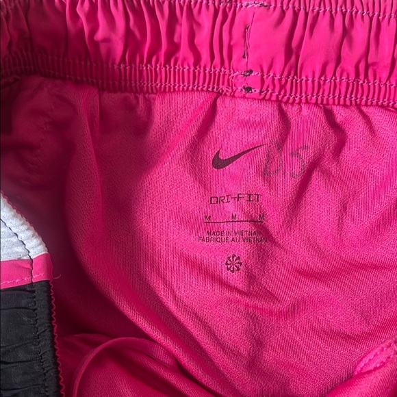 Nike Women's Black and Pink Running Shorts - Picture 4 of 5